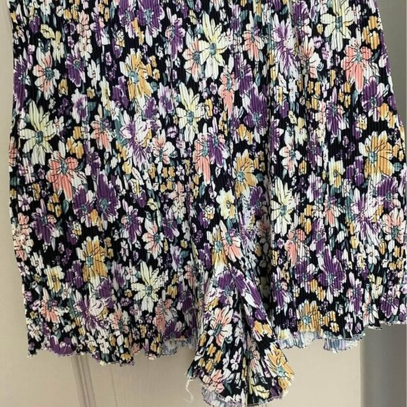 New without tags women’s floral shorts size Small - Picture 1 of 4